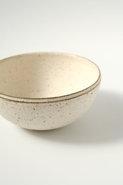 Round bowl | White