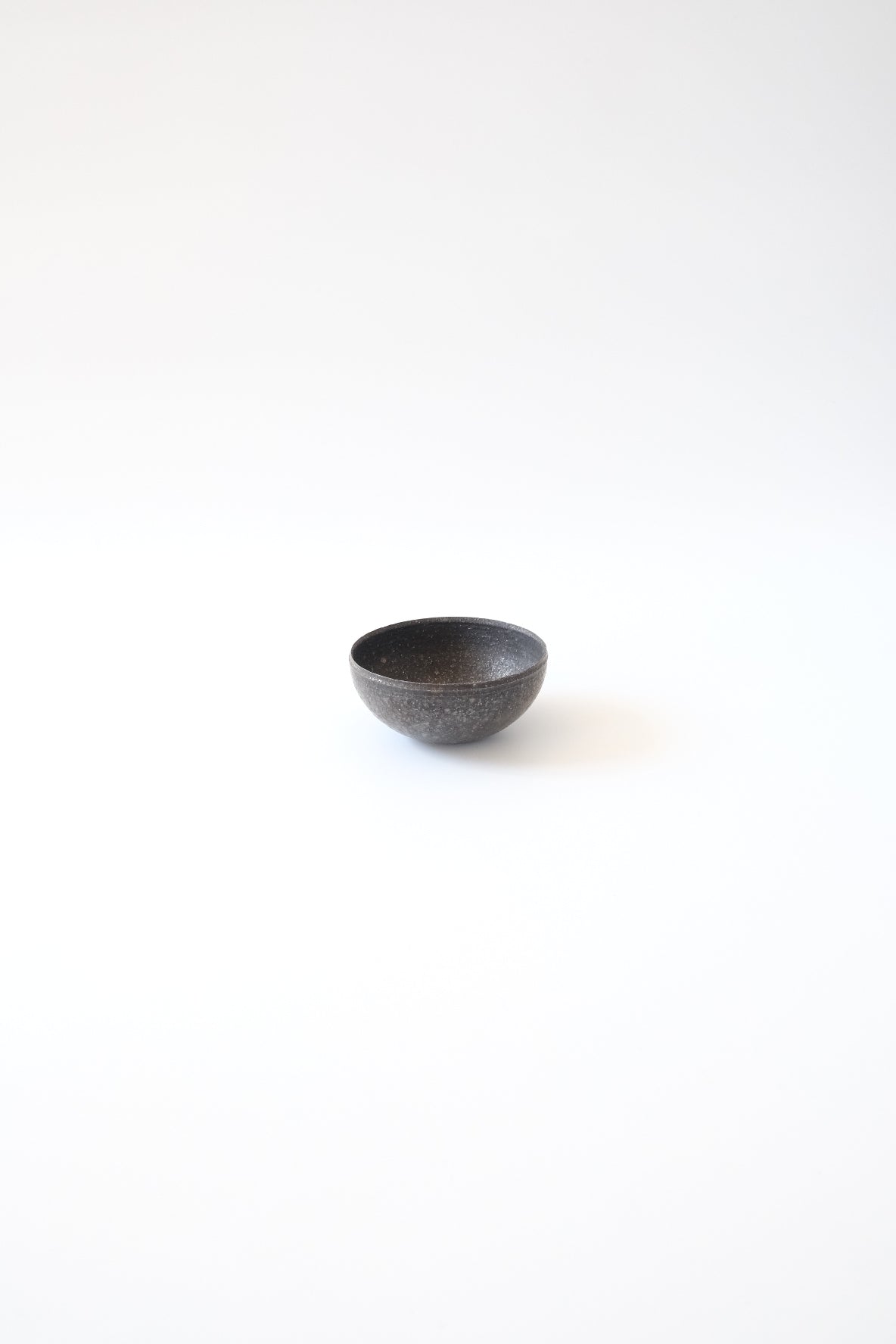 Round bowl | Black