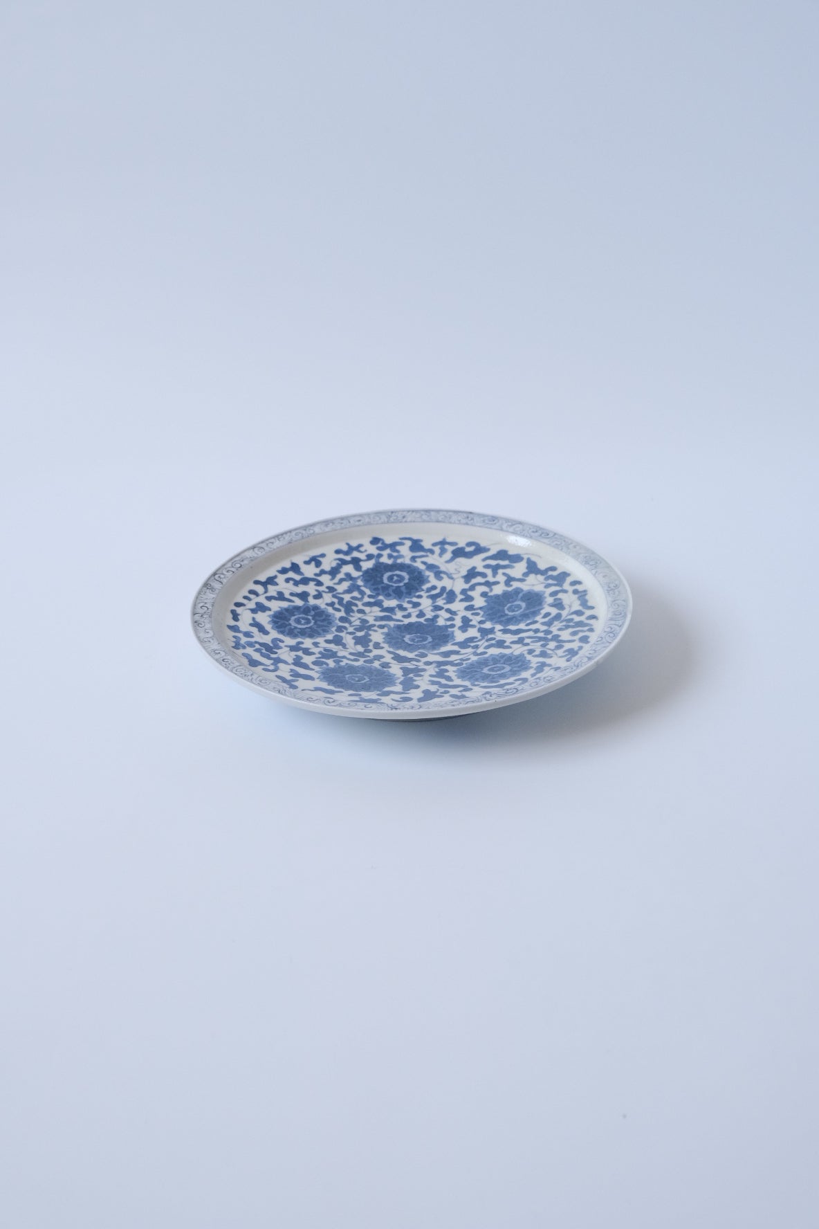 青花宝相華文7寸リム皿