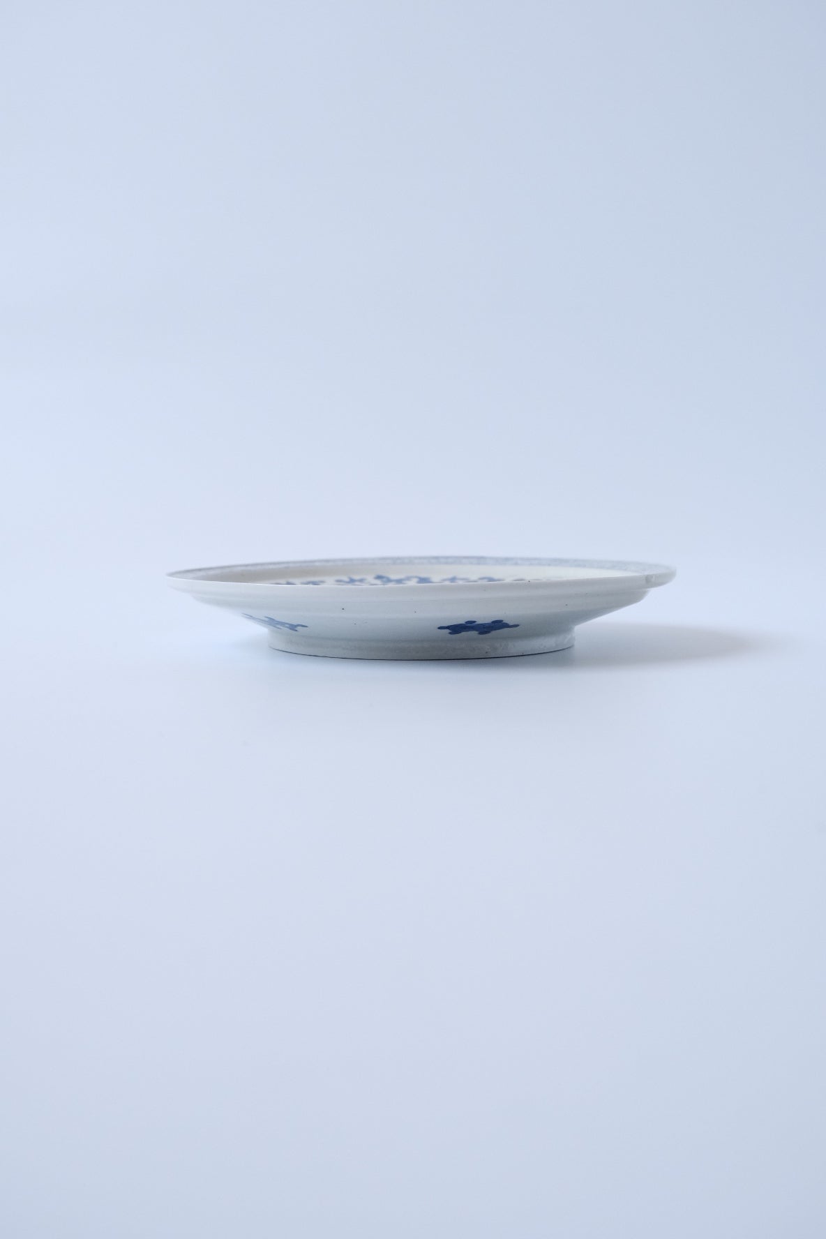 青花宝相華文7寸リム皿