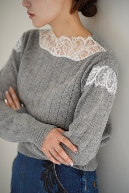 HAIRY LACE PANELED CROPPED PULLOVER
