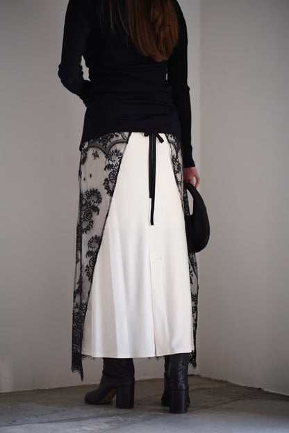 EMBROIDERED LACE SKIRT