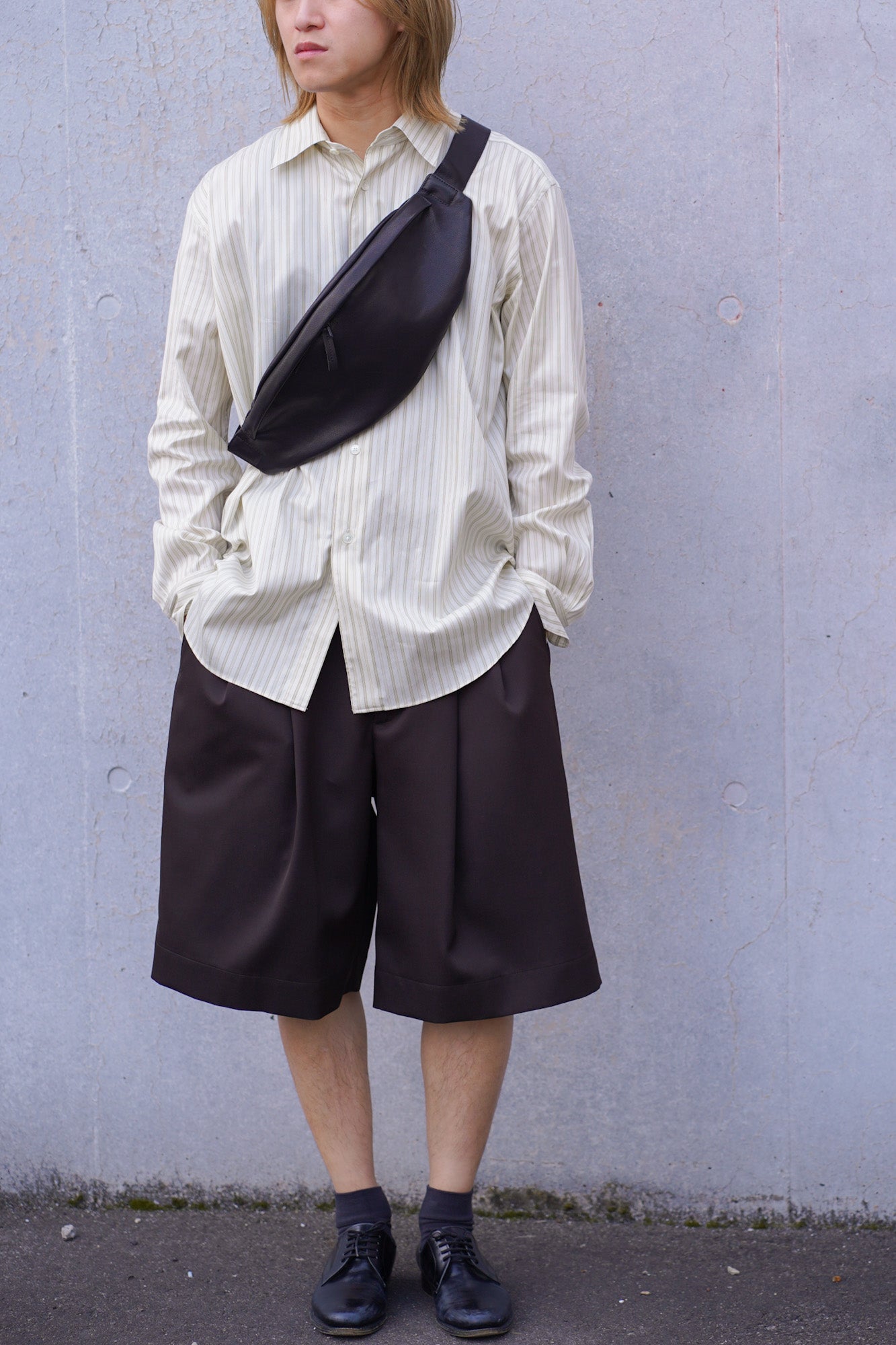 WIDE EASY SHORT TROUSERS
