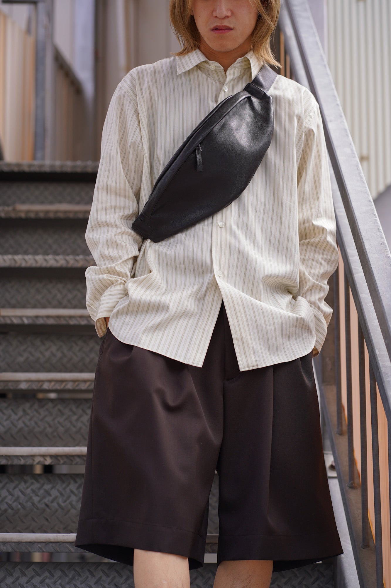 WIDE EASY SHORT TROUSERS