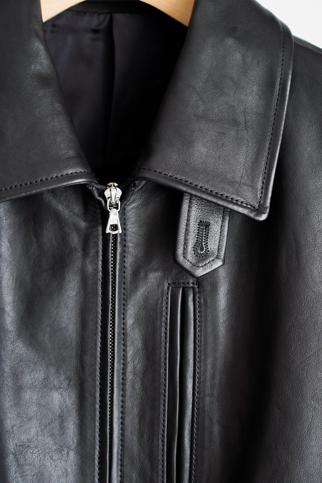 CALF ZIP SHORT JACKET