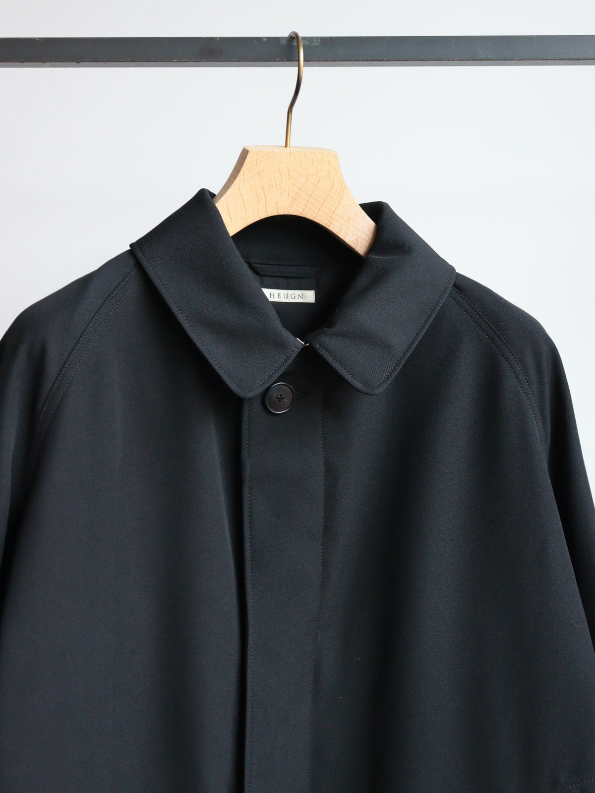 COAT010 Albert / Black Gabardine