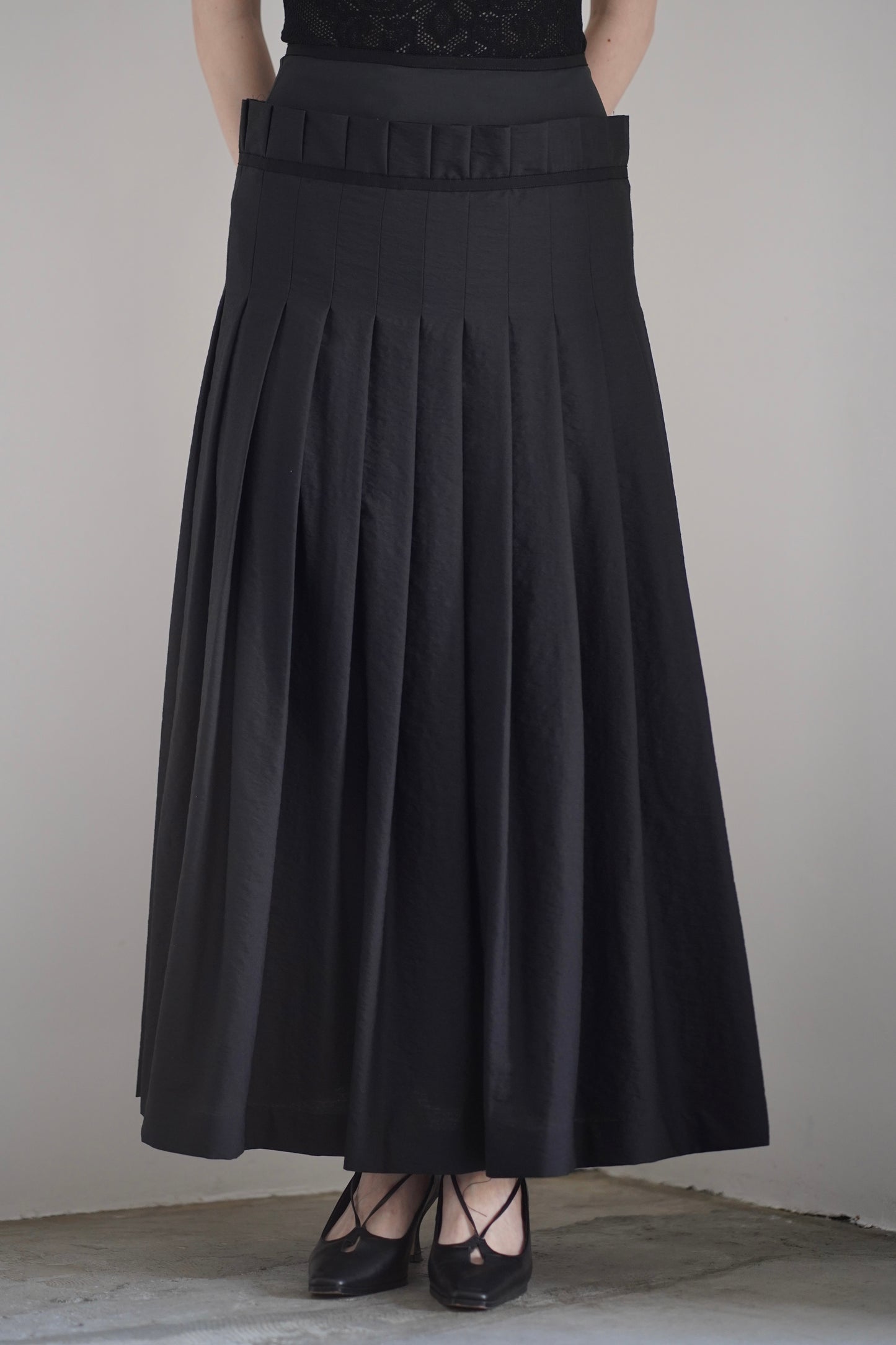 PLEATED MAXI SKIRT