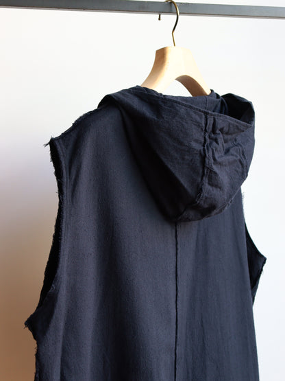 cut off hooded toile shirt
