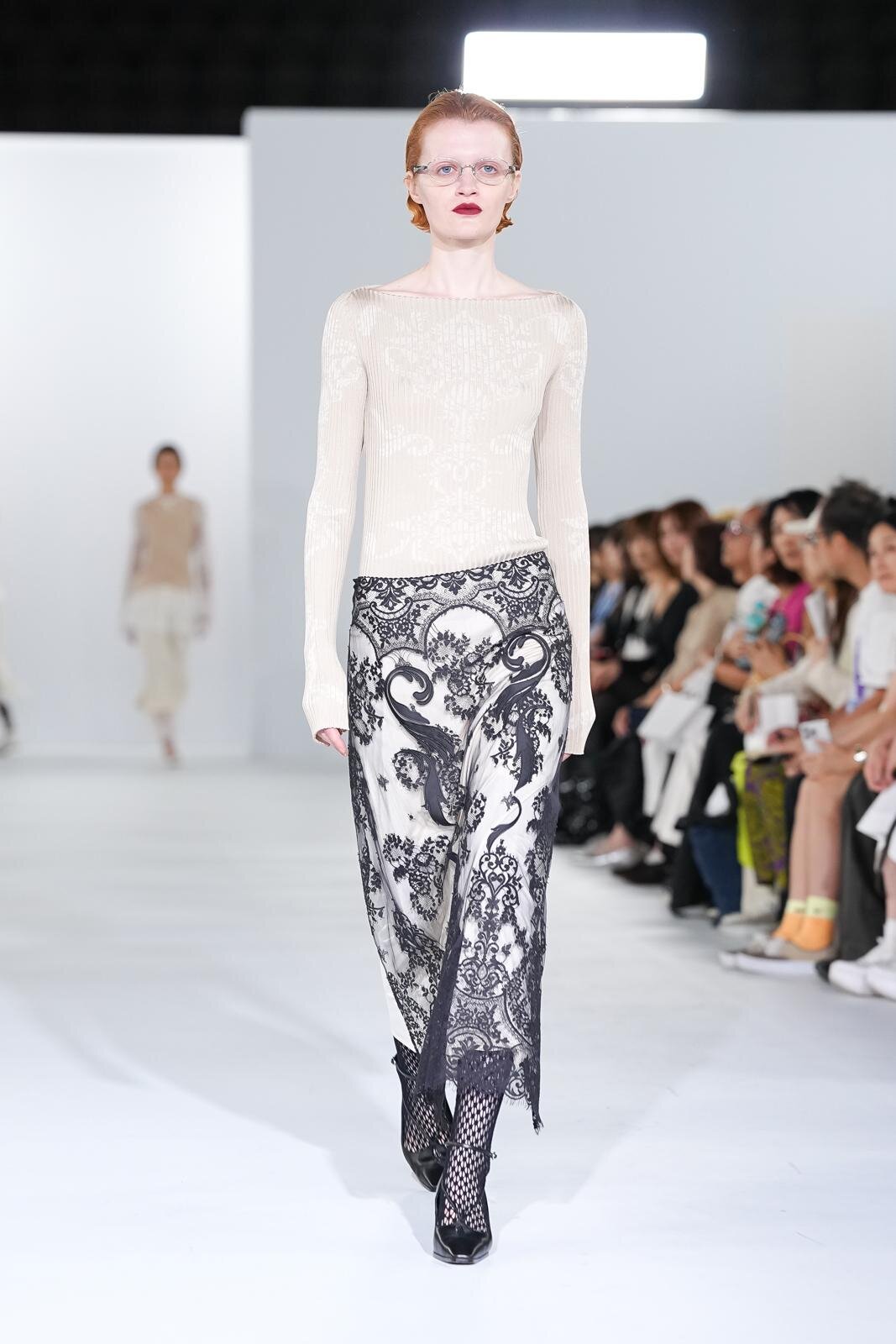 EMBROIDERED LACE SKIRT