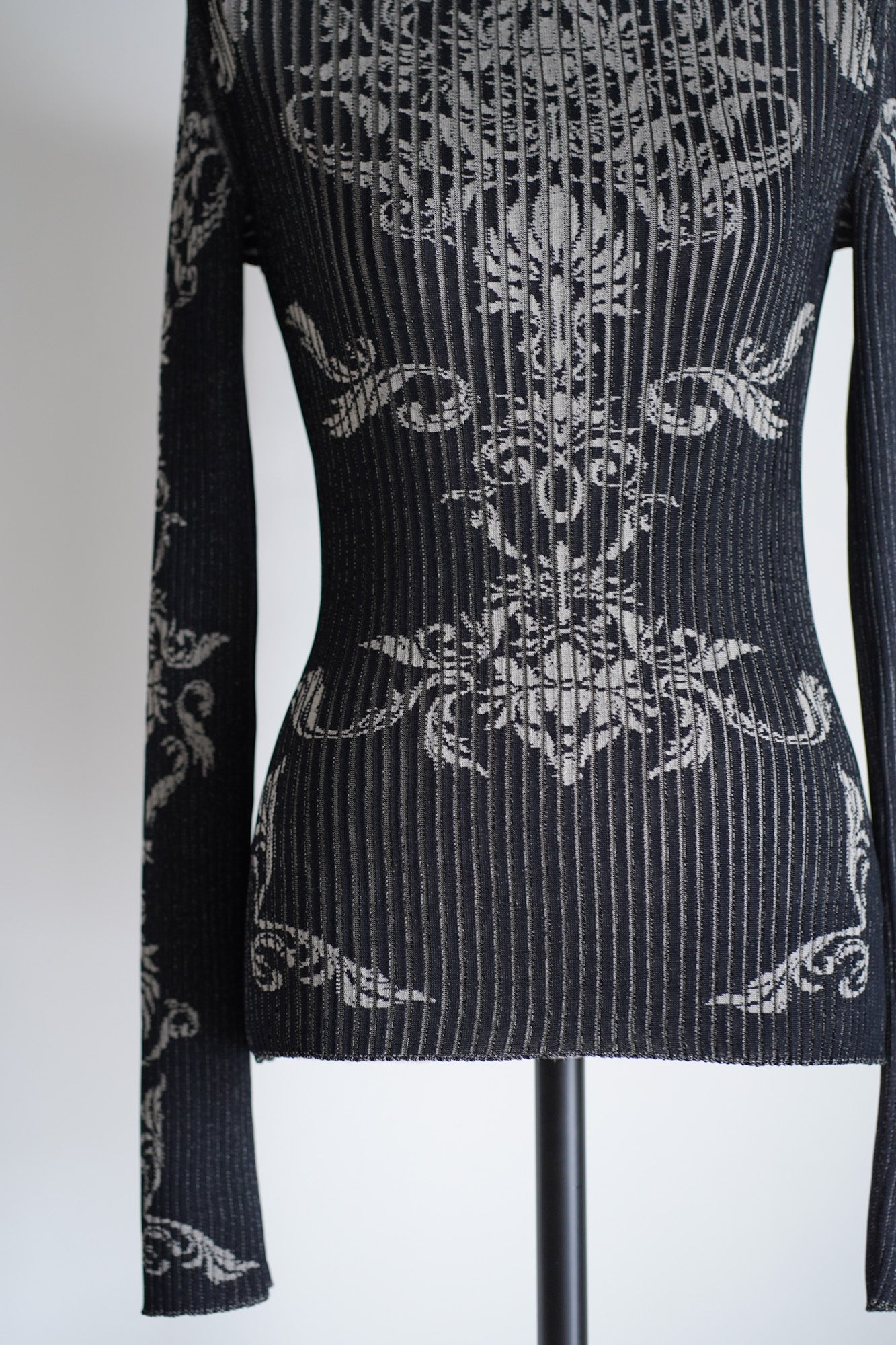 fetico DAMASK-PATTERN RIB KNIT TOP ベージュ FETICO | DAMASK PATTERN RIB KNIT TOP – イデアル公式オンラインショップ