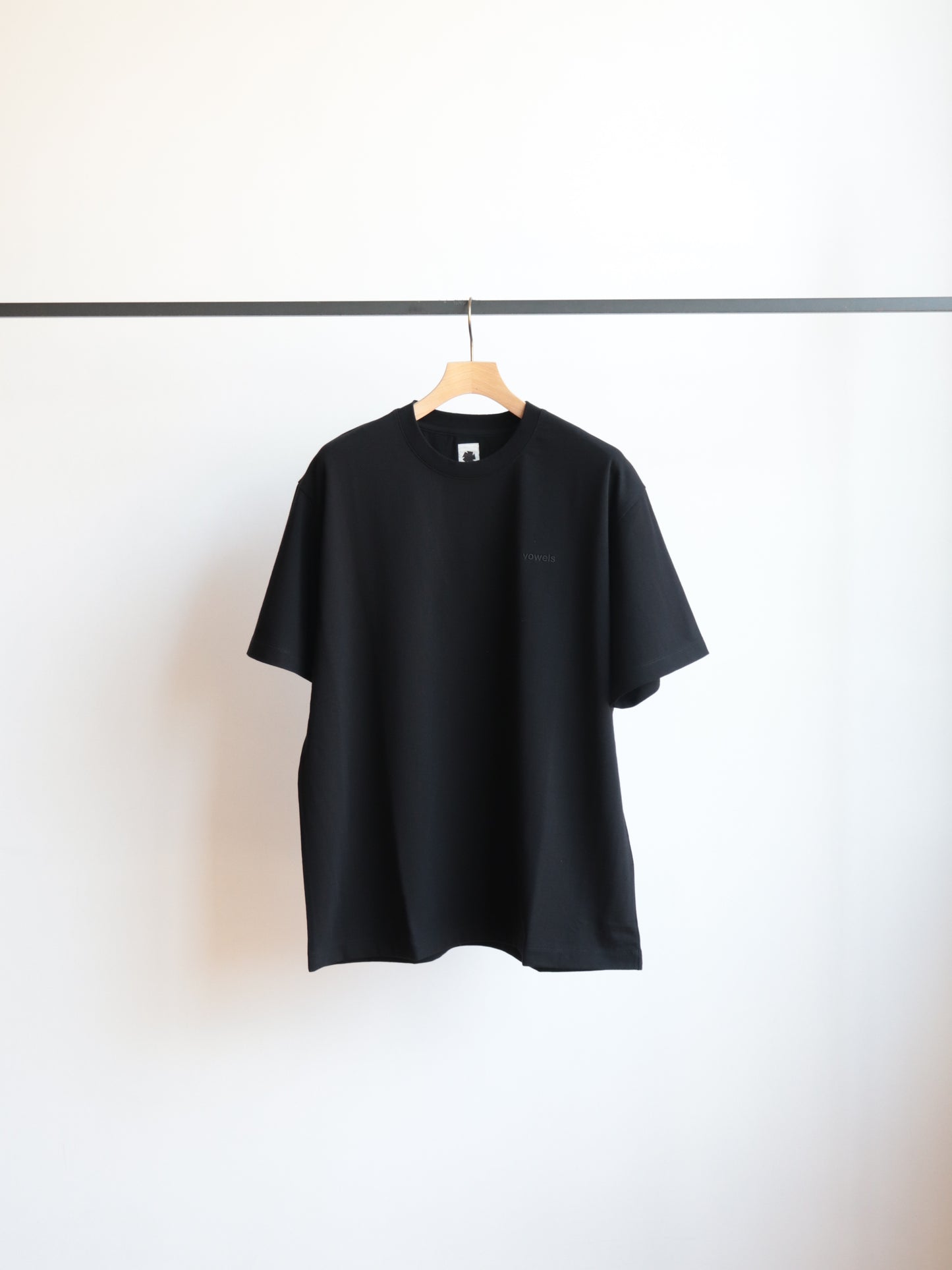 CLASSIC TEE
