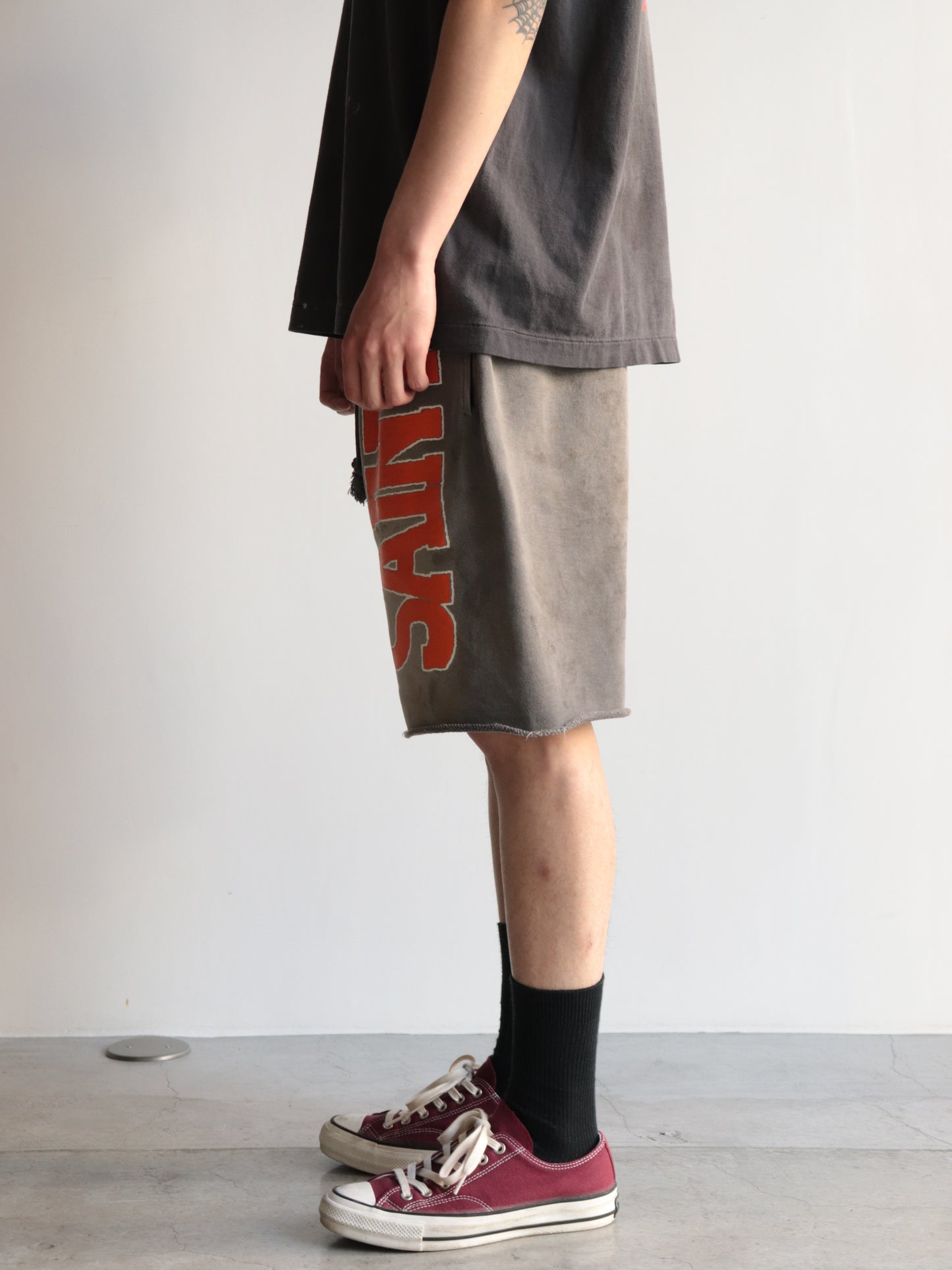 069 / SWEAT SHORTS / SAINT
