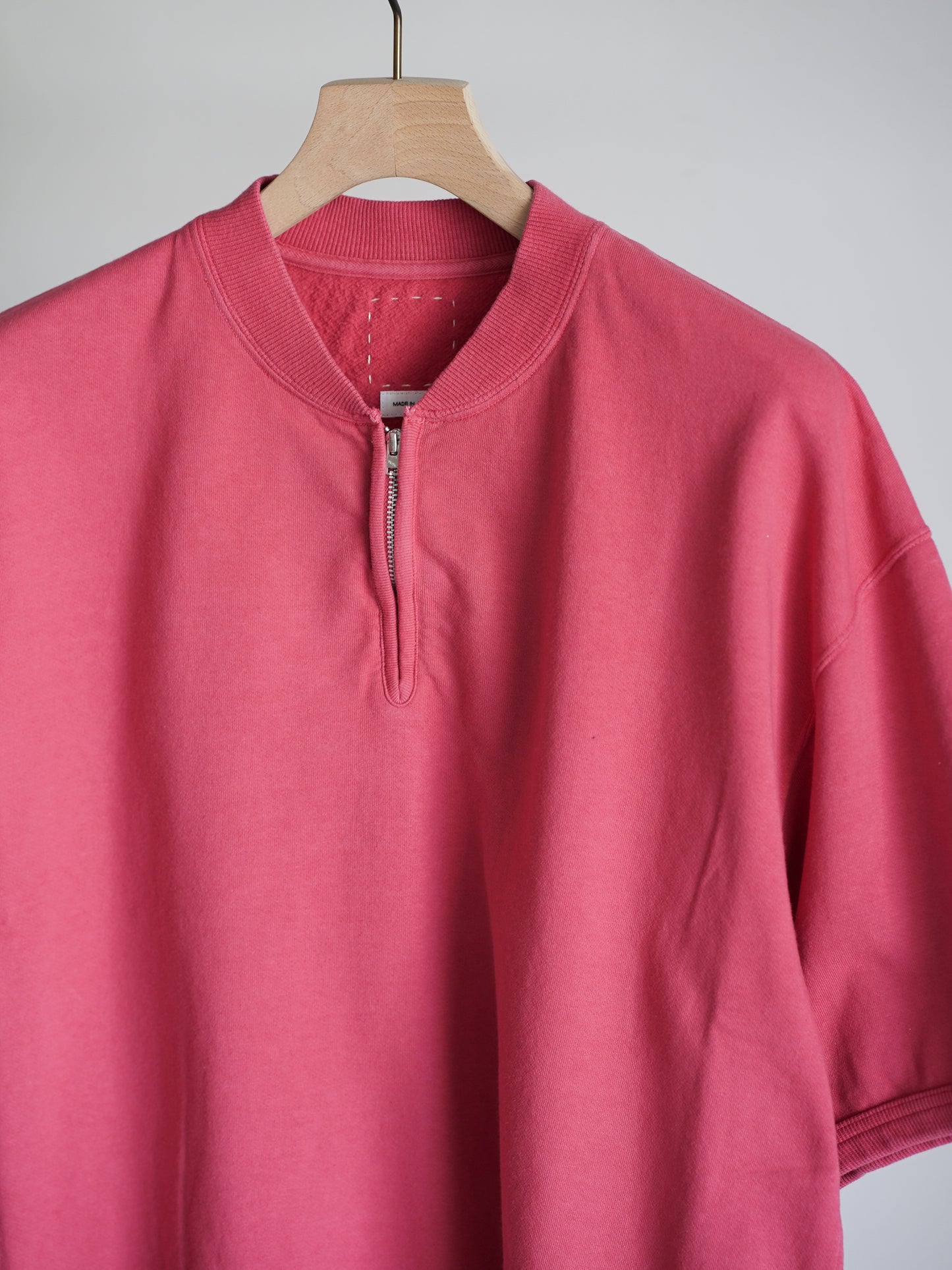 MONDO HENLEY ZIP S/S DMGD