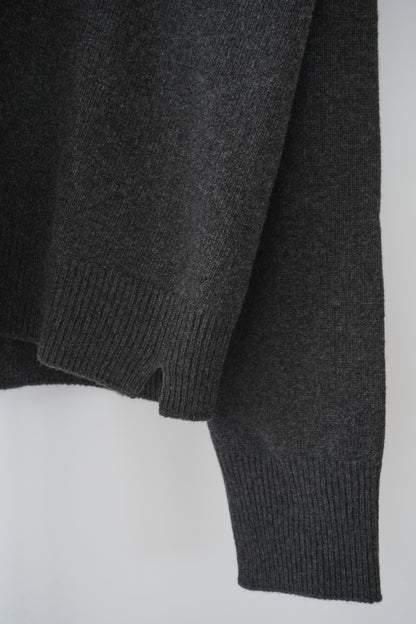 Medium Gauge V-Neck