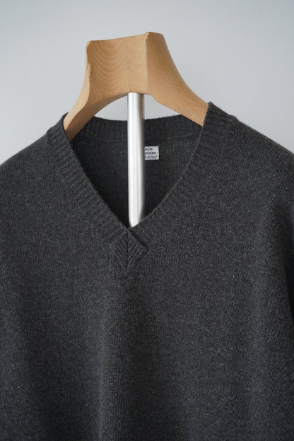 Medium Gauge V-Neck