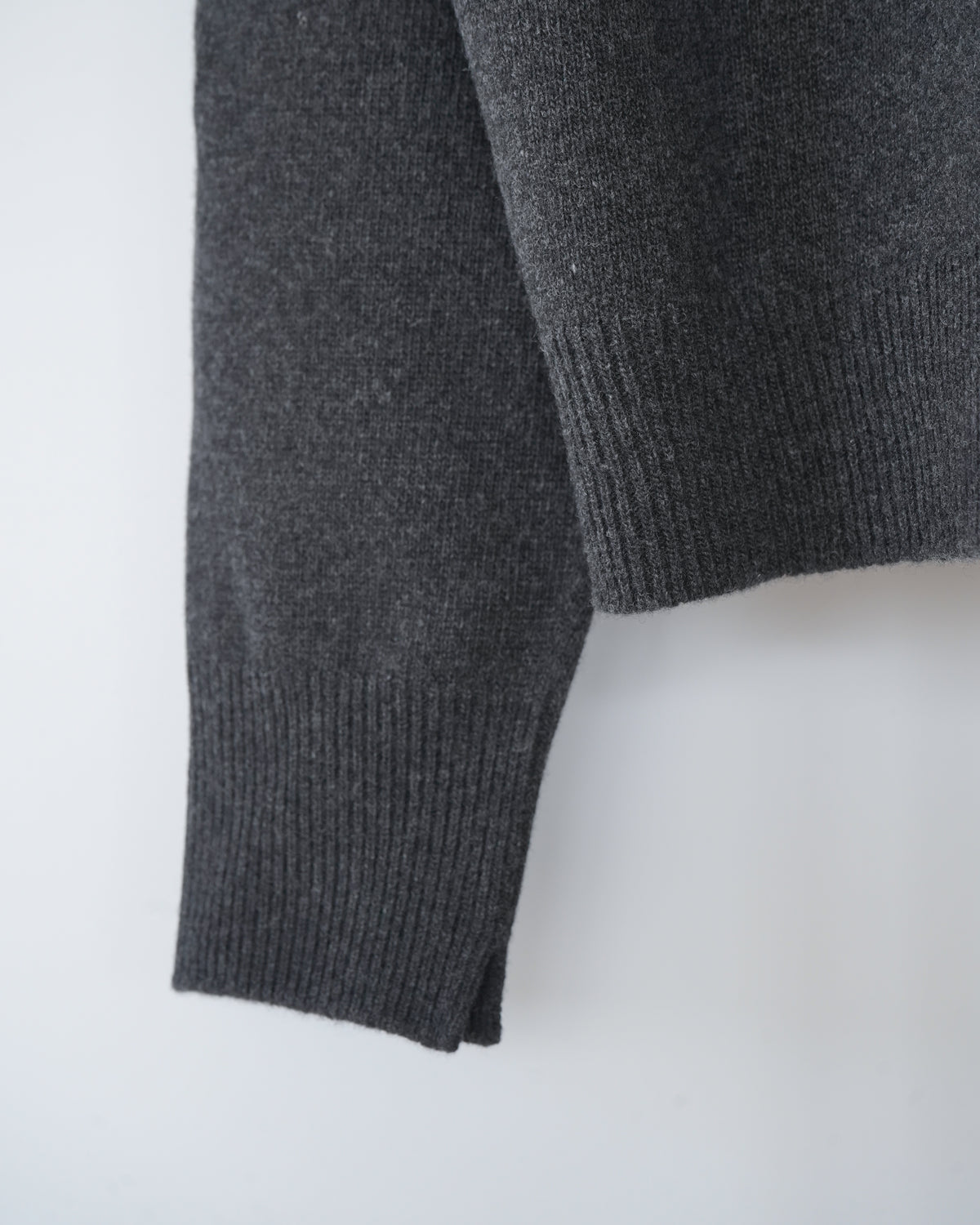 Medium Gauge V-Neck