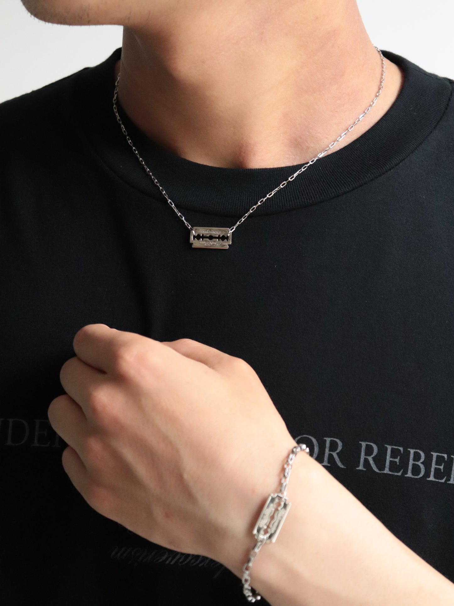 UP2F4N01 / NECKLACE