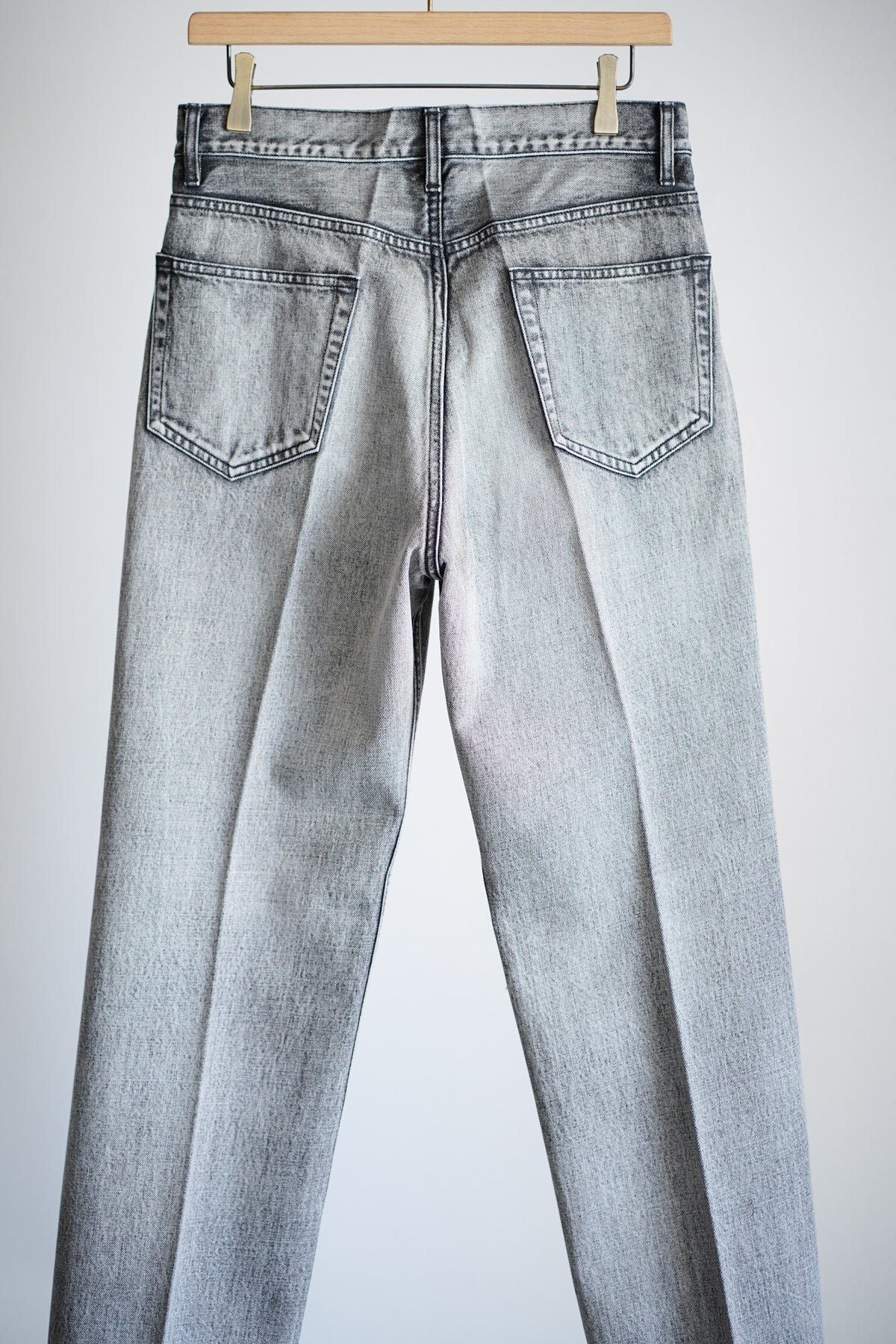 FADED HEAVY DENIM CENTER-PLEATED PANTS