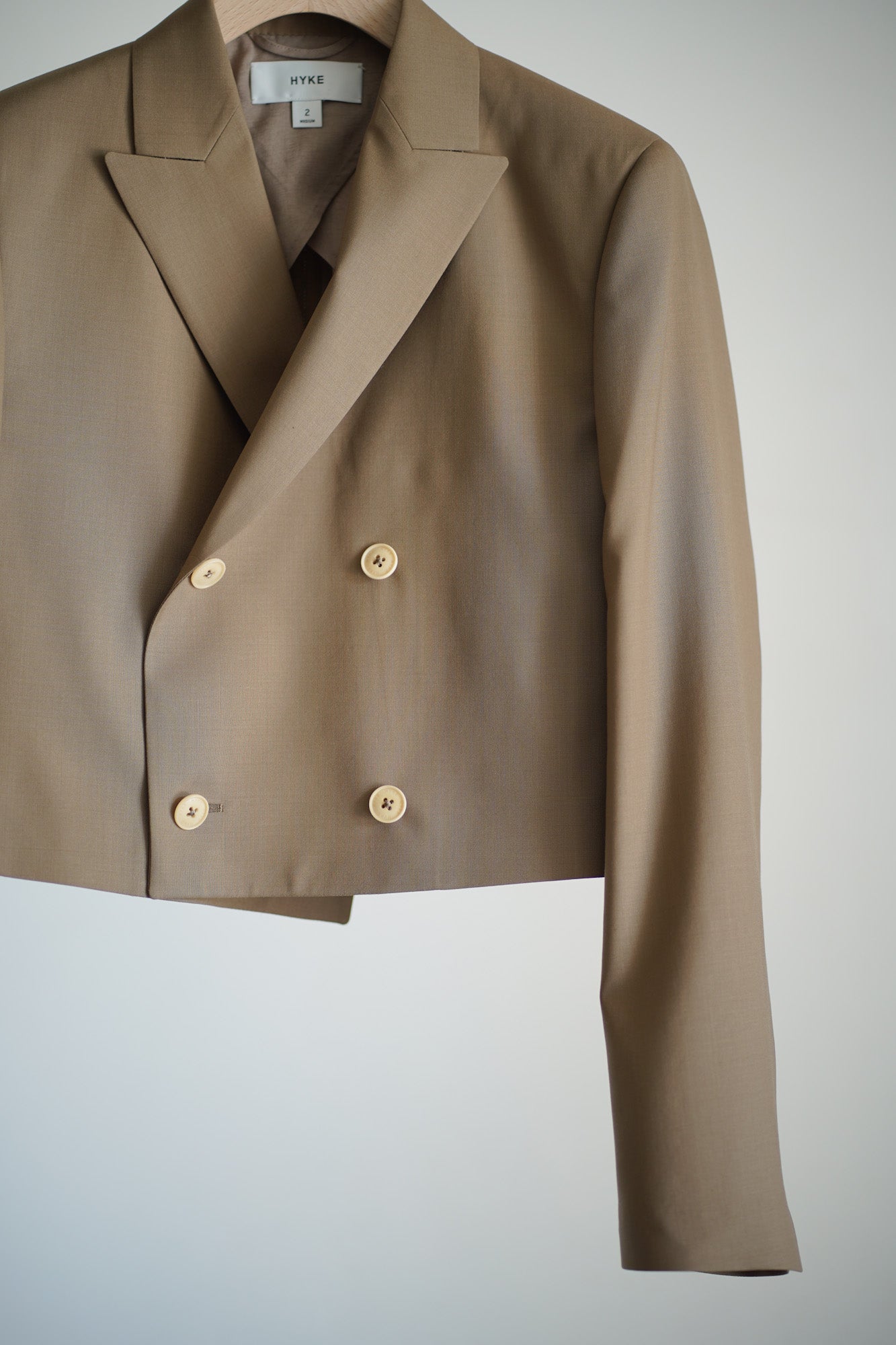 WOOL DOUBLE-BREASTED CROPPED BLAZER
