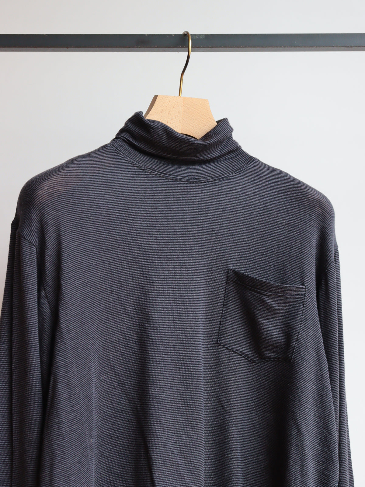 turtle neck long sleeve cutsewn