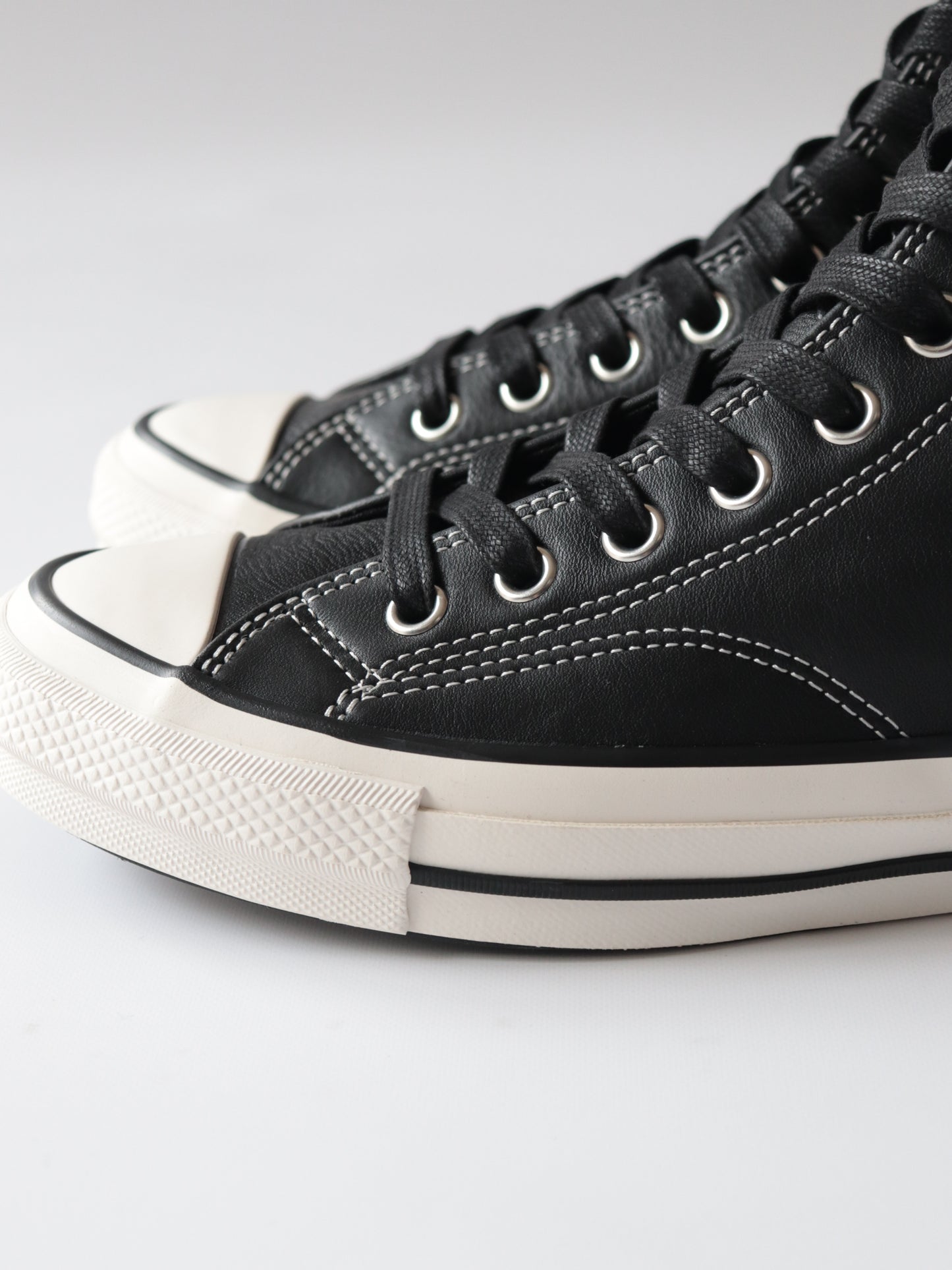 CHUCK TAYLOR LEATHER HI