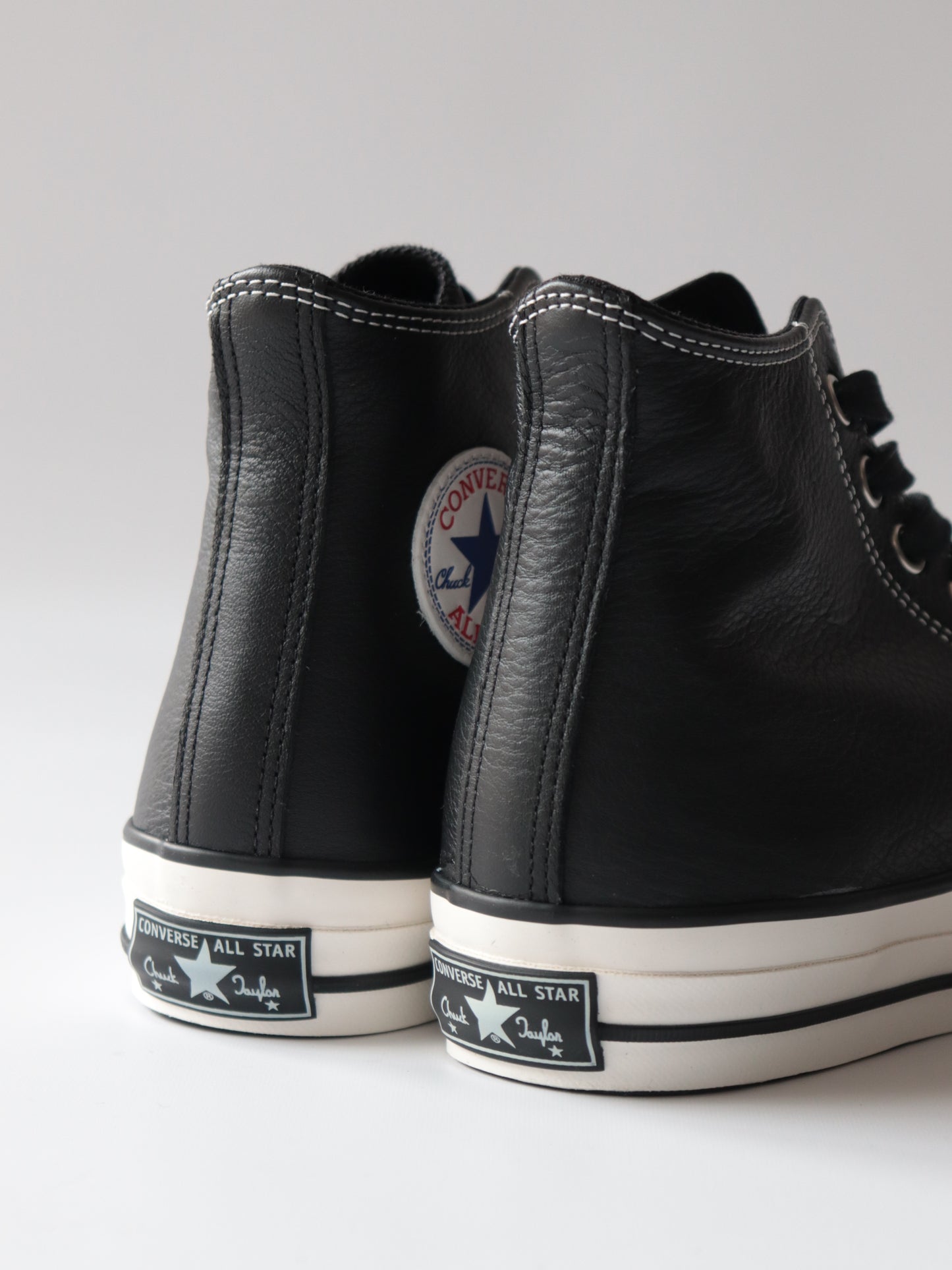 CHUCK TAYLOR LEATHER HI