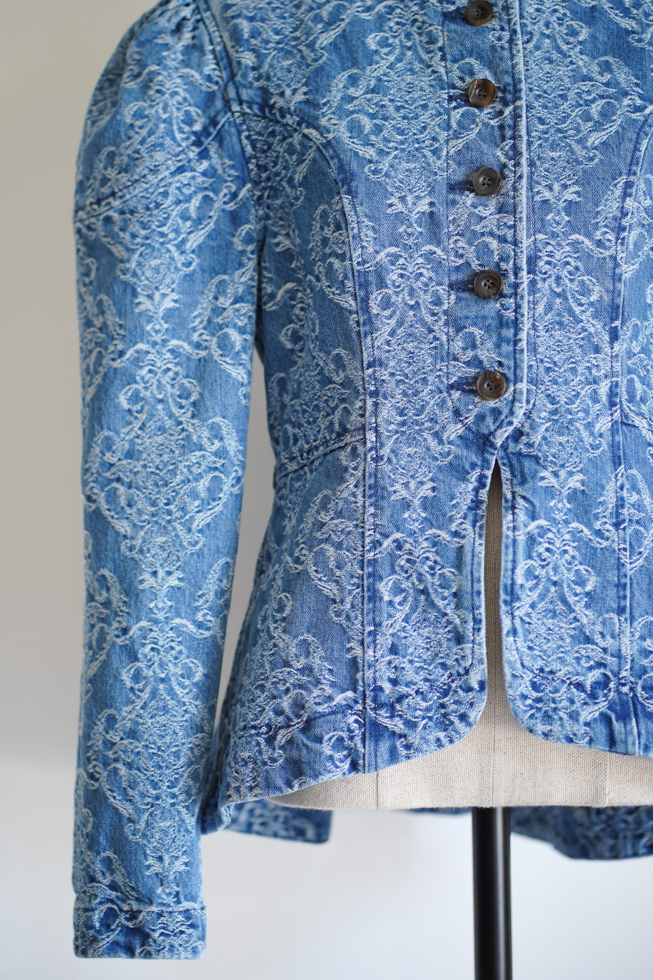 DAMASK-JACQUARD DENIM PEPLUM JACKET