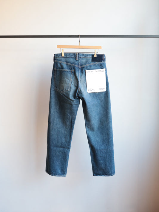 SOCIAL SCULPTURE 01 NARROW DMGD-46