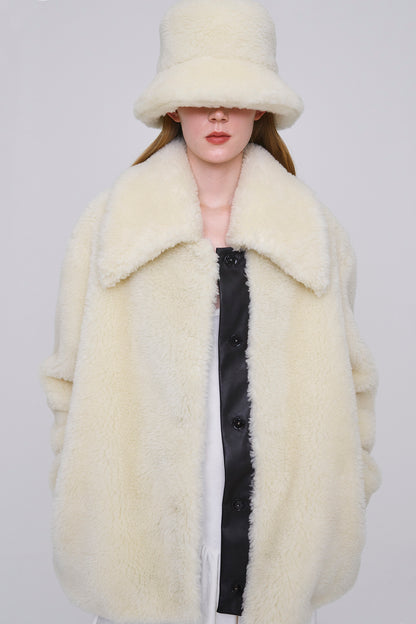 WOOL BOA WIDE COLLAR COAT