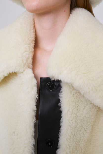 WOOL BOA WIDE COLLAR COAT
