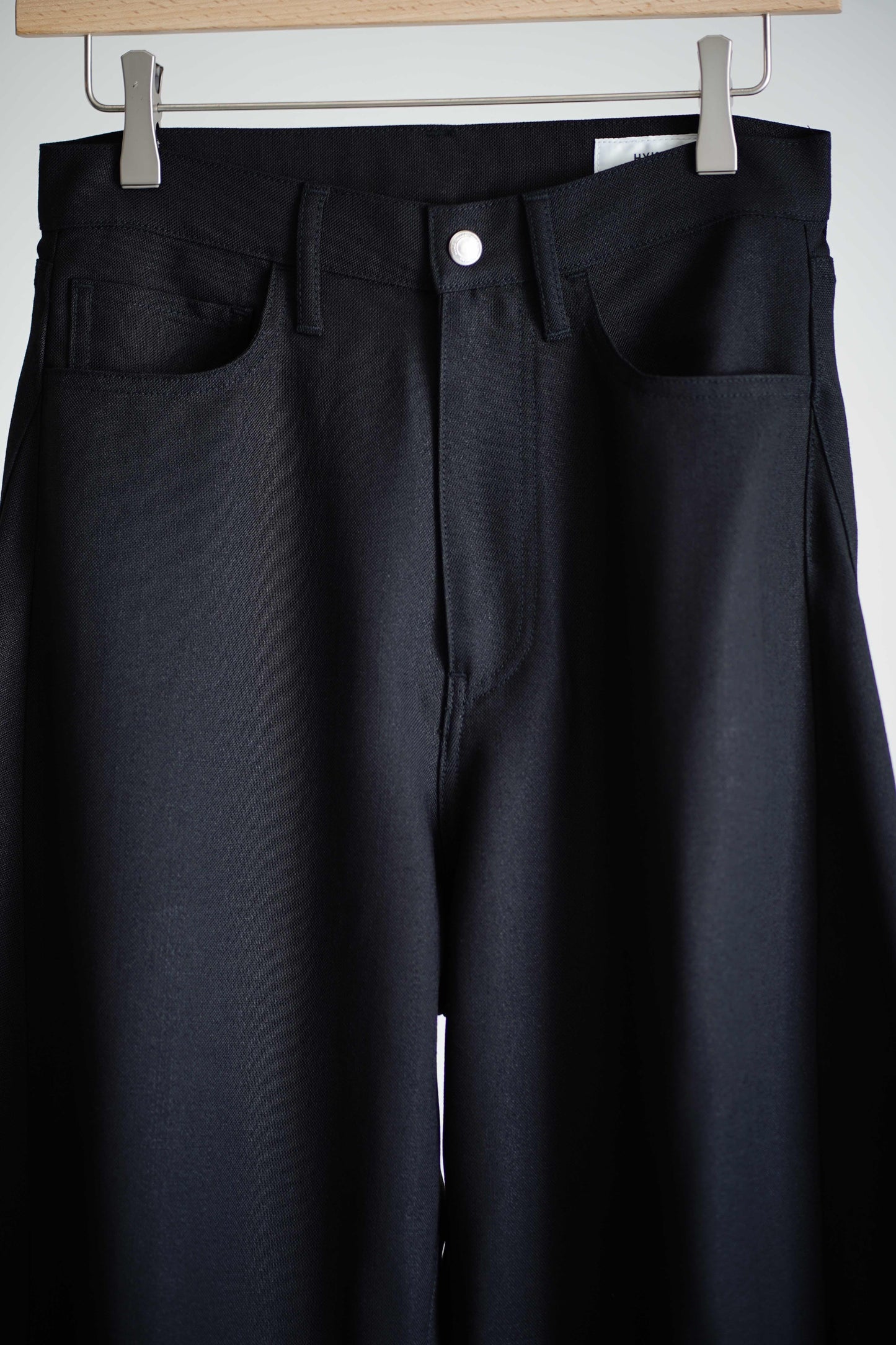 OXFORD BARREL-LEG JEANS