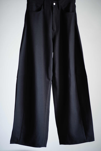 OXFORD BARREL-LEG JEANS