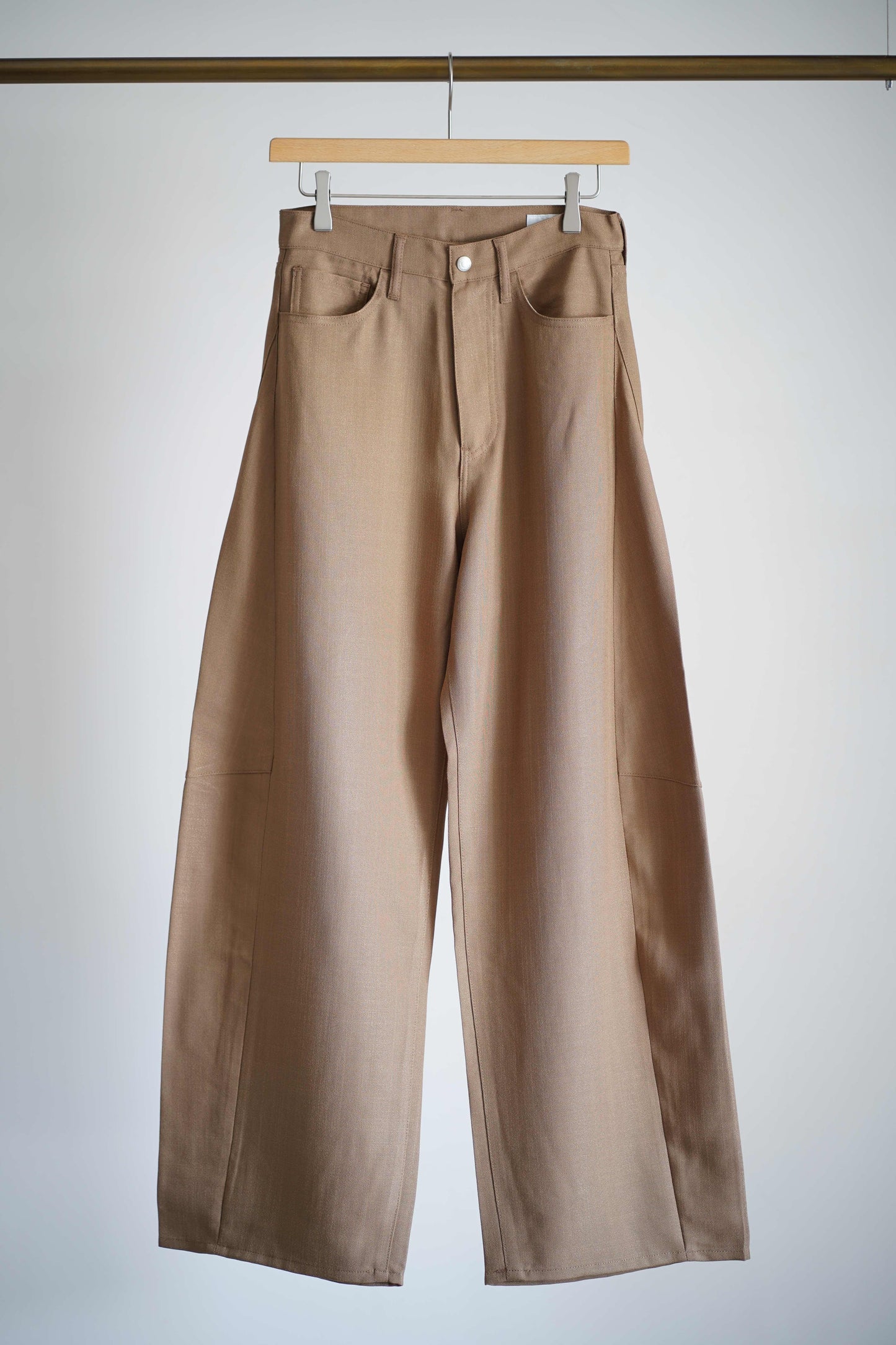 OXFORD BARREL-LEG JEANS