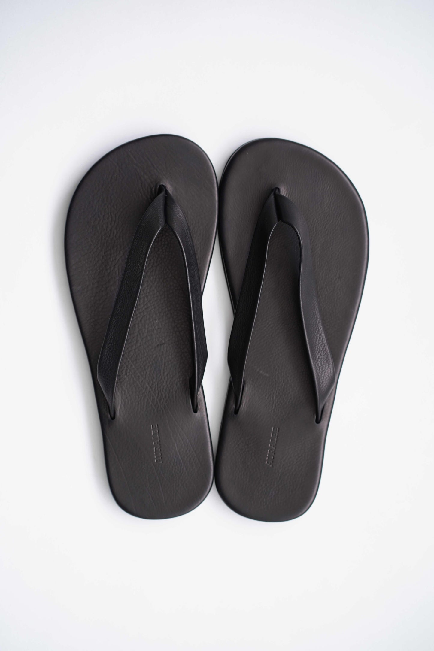 SOFT LEATHER FLIP-FLOPS
