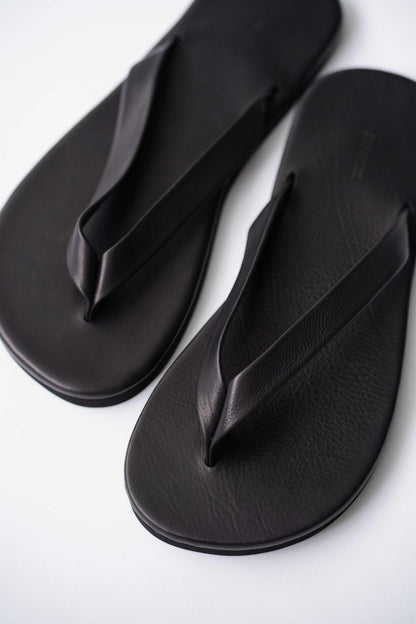 SOFT LEATHER FLIP-FLOPS