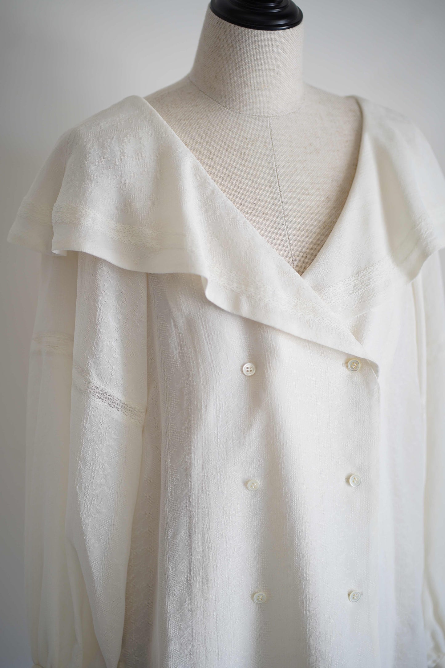 LACE JACQUARD SAILOR COLLAR BLOUSE