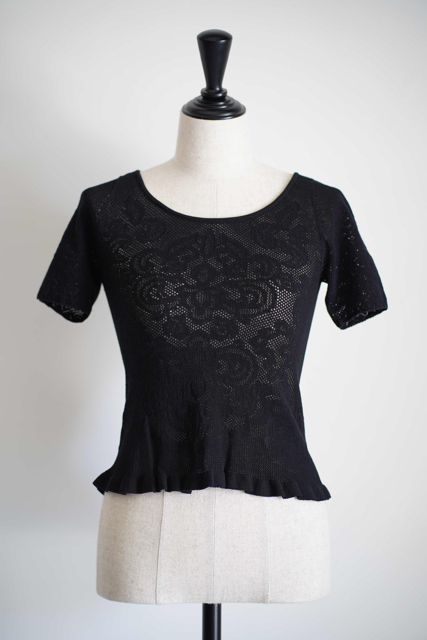DAMASK LACE SCOOP-NECK TOP