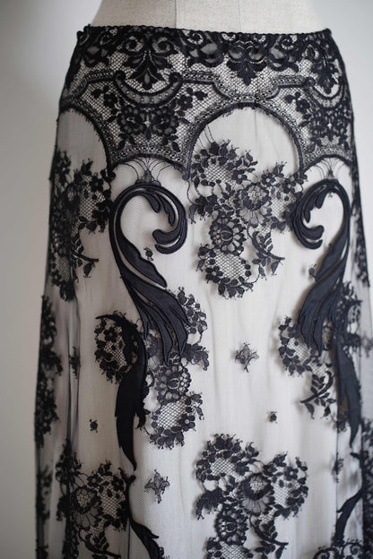 EMBROIDERED LACE SKIRT