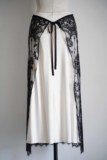 EMBROIDERED LACE SKIRT