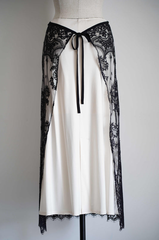 EMBROIDERED LACE SKIRT