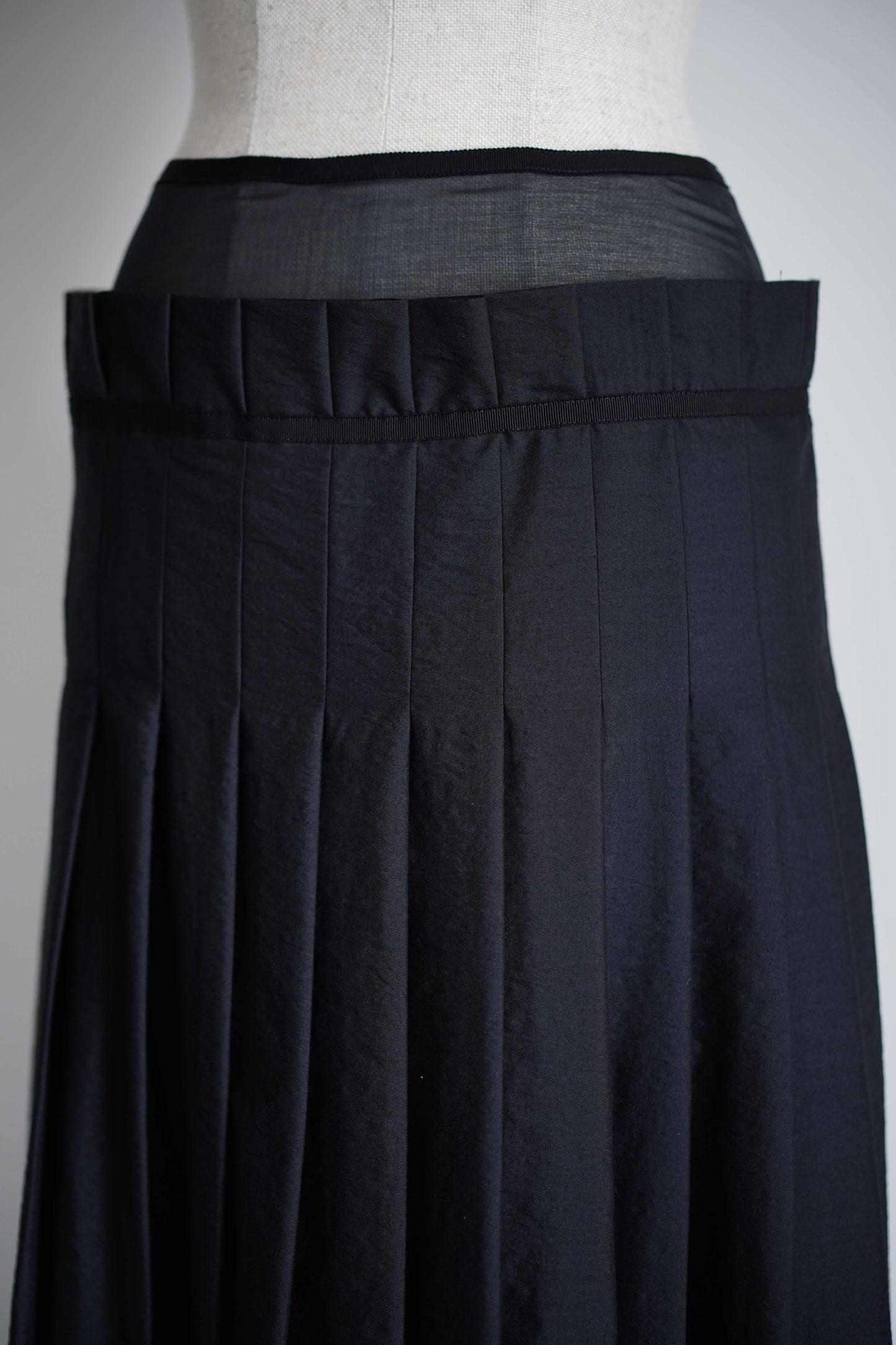 PLEATED MAXI SKIRT