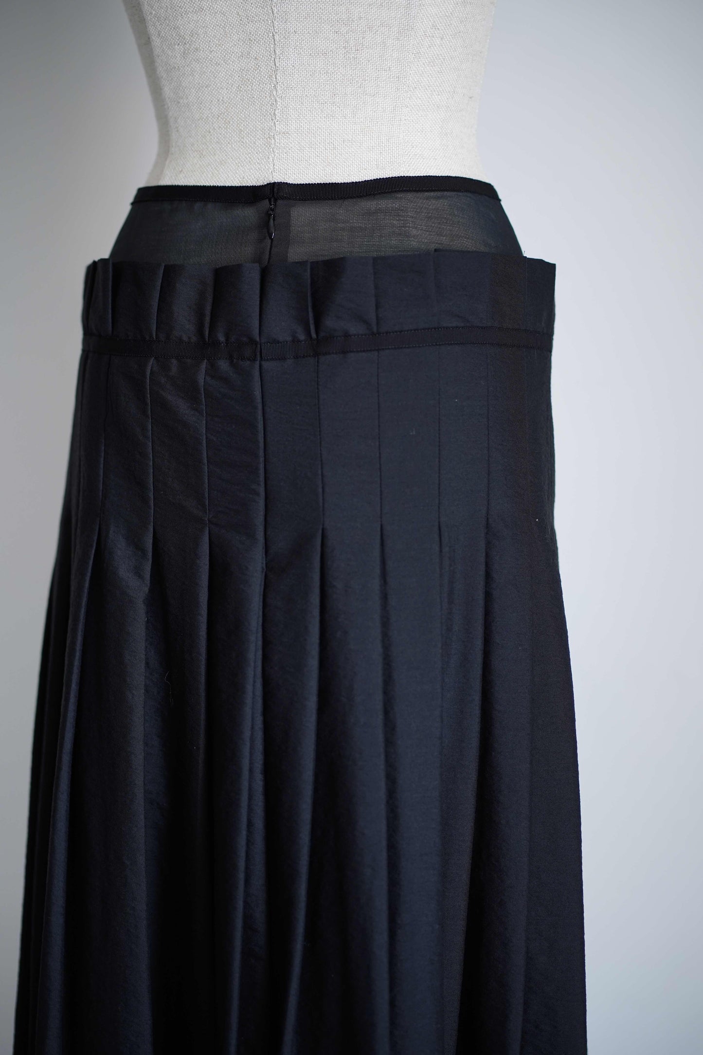 PLEATED MAXI SKIRT