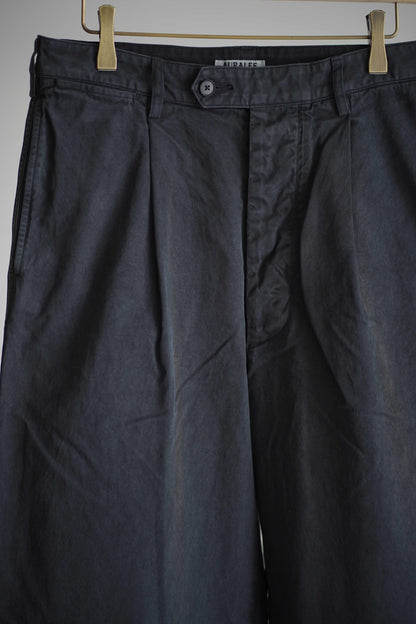 GARMENT-DYED FINX LIGHT CHINO ONE-TUCK WIDE PANTS