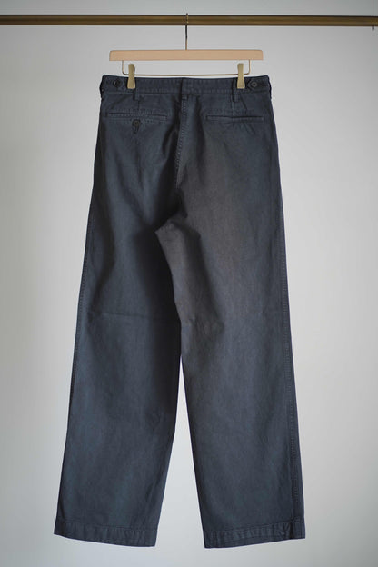 GARMENT-DYED FINX LIGHT CHINO ONE-TUCK WIDE PANTS