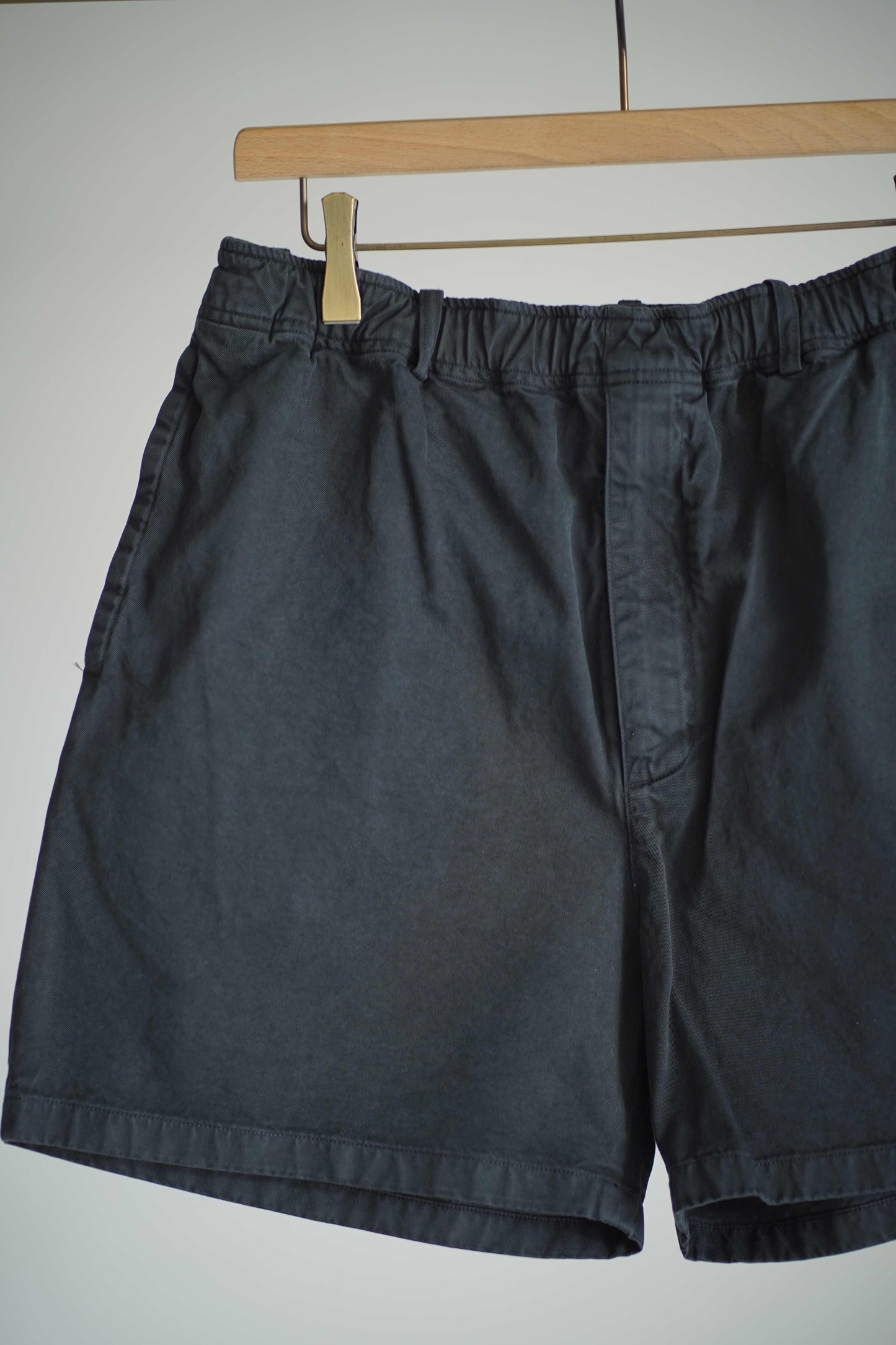 GARMENT-DYED FINX LIGHT CHINO SHORTS