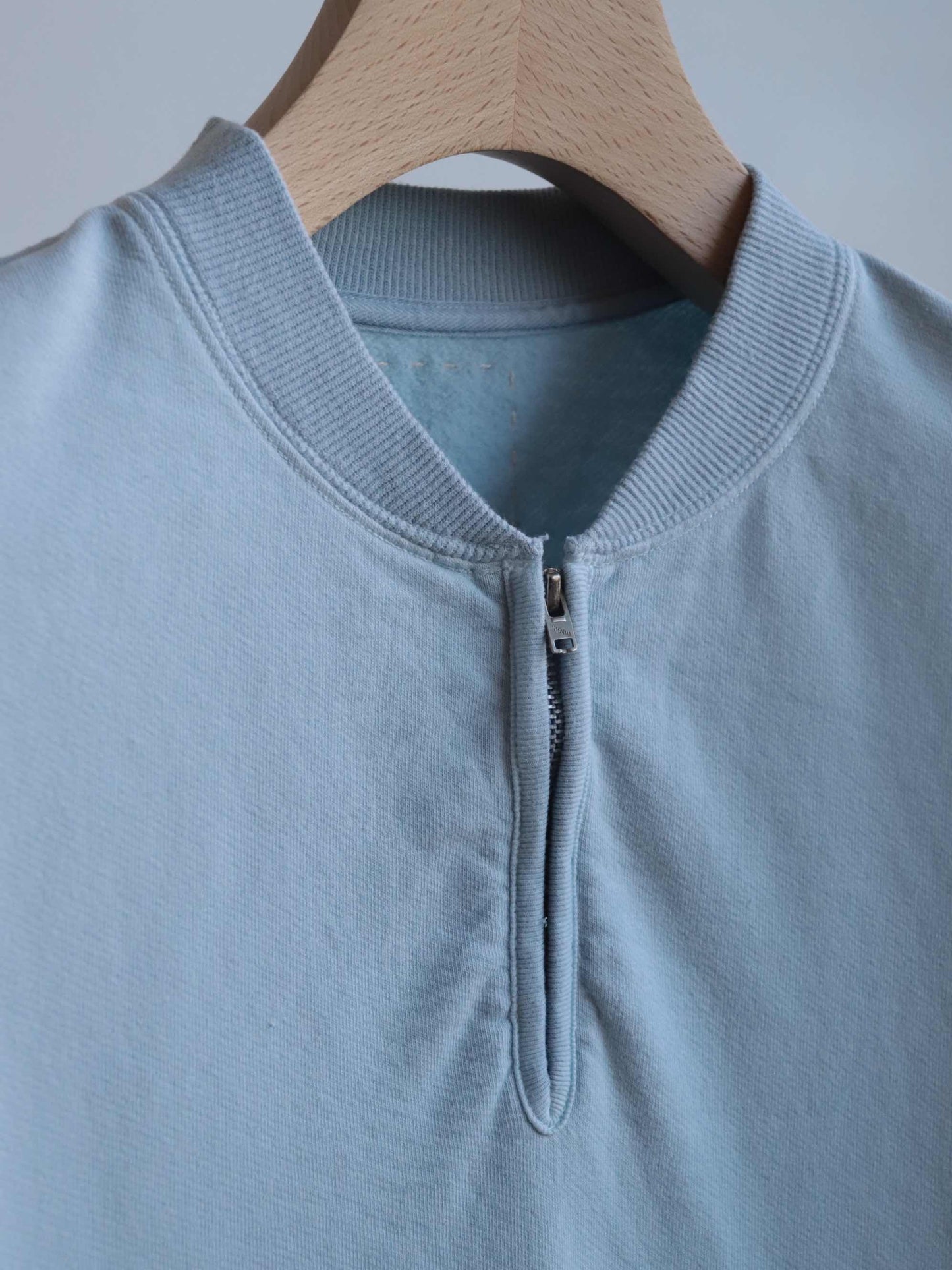 MONDO HENLEY ZIP S/S DMGD