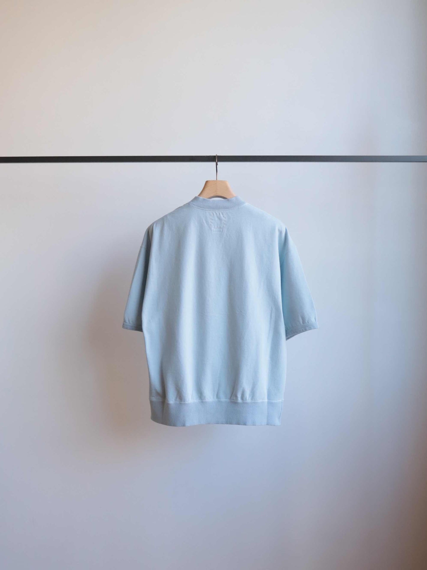 MONDO HENLEY ZIP S/S DMGD