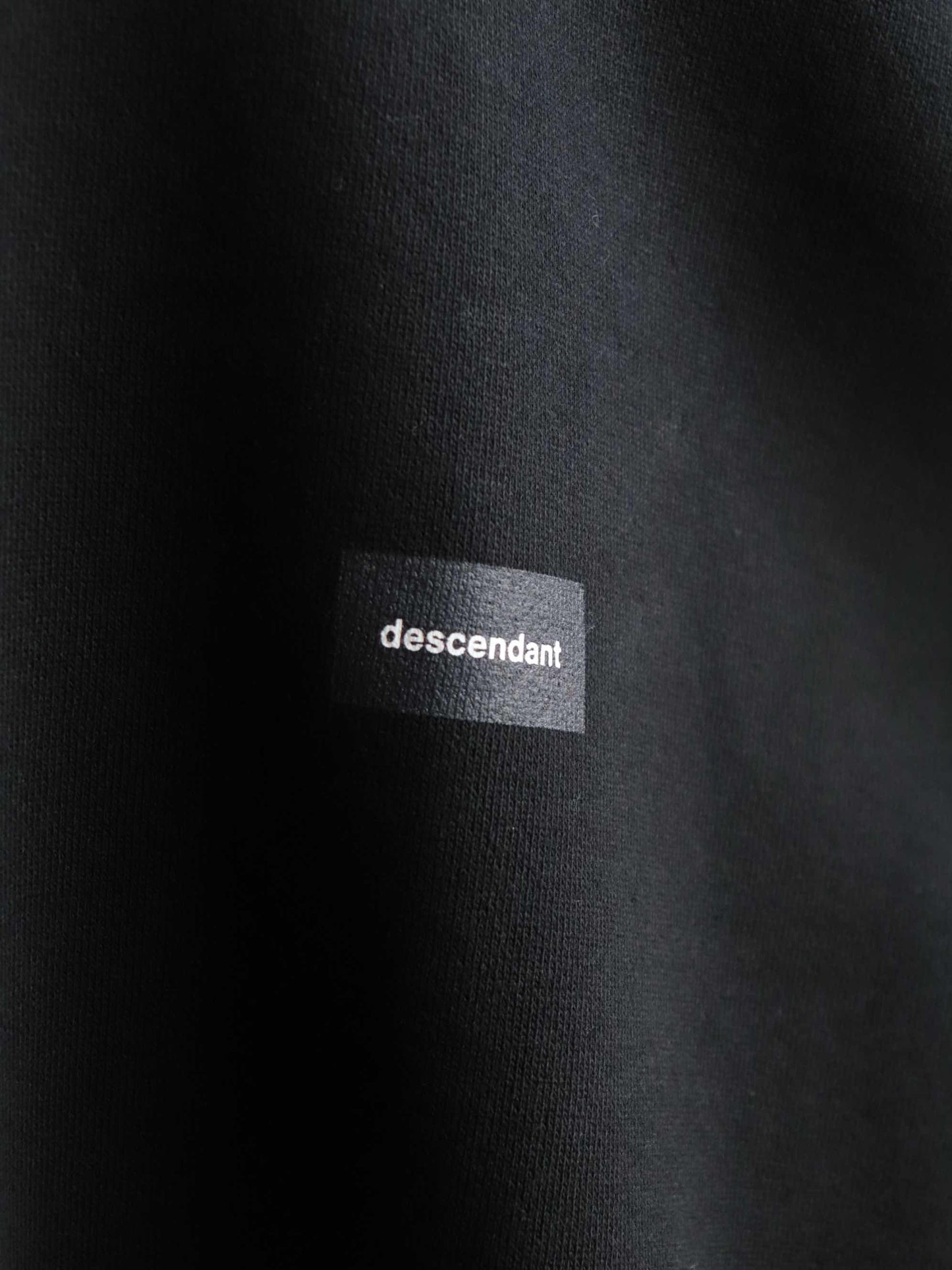 CETUS CREW NECK