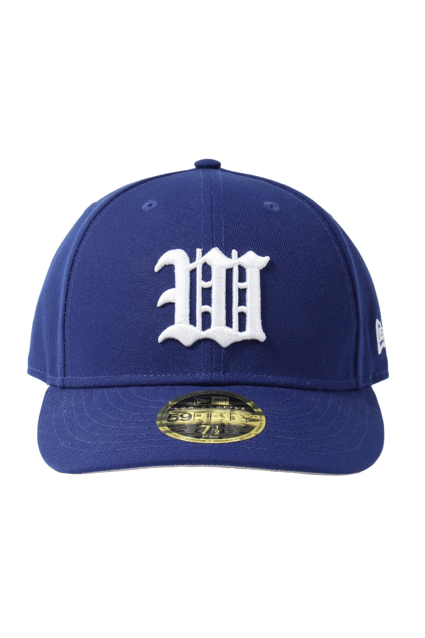 WACKO MARIAとNEW ERAのコラボレーションアイテムのキャップの商品画像です。
カラーはBLUEで、型はクラウンが少し曲がっているLP 59 FIFTYというコラボでは新型のモデルになります。
フロントにWACKO MARIAのオリジナル刺繍がほどこされています。
こちらの商品は通信販売にて購入が可能です。