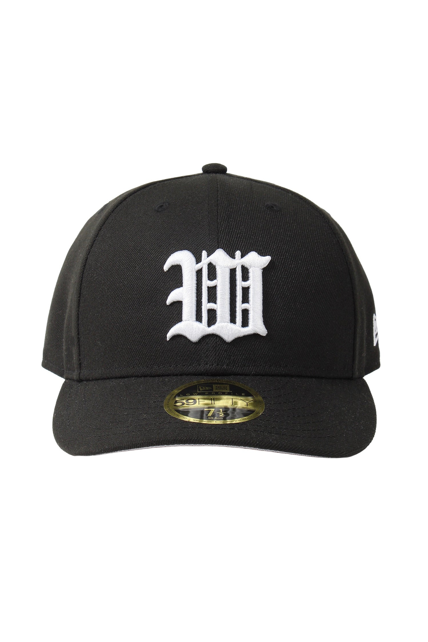 WACKO MARIAとNEW ERAのコラボレーションアイテムのキャップの商品画像です。
カラーはブラックで、型はクラウンが少し曲がっているLP 59 FIFTYというモデルになります。
こちらの商品は通信販売にて購入が可能です。